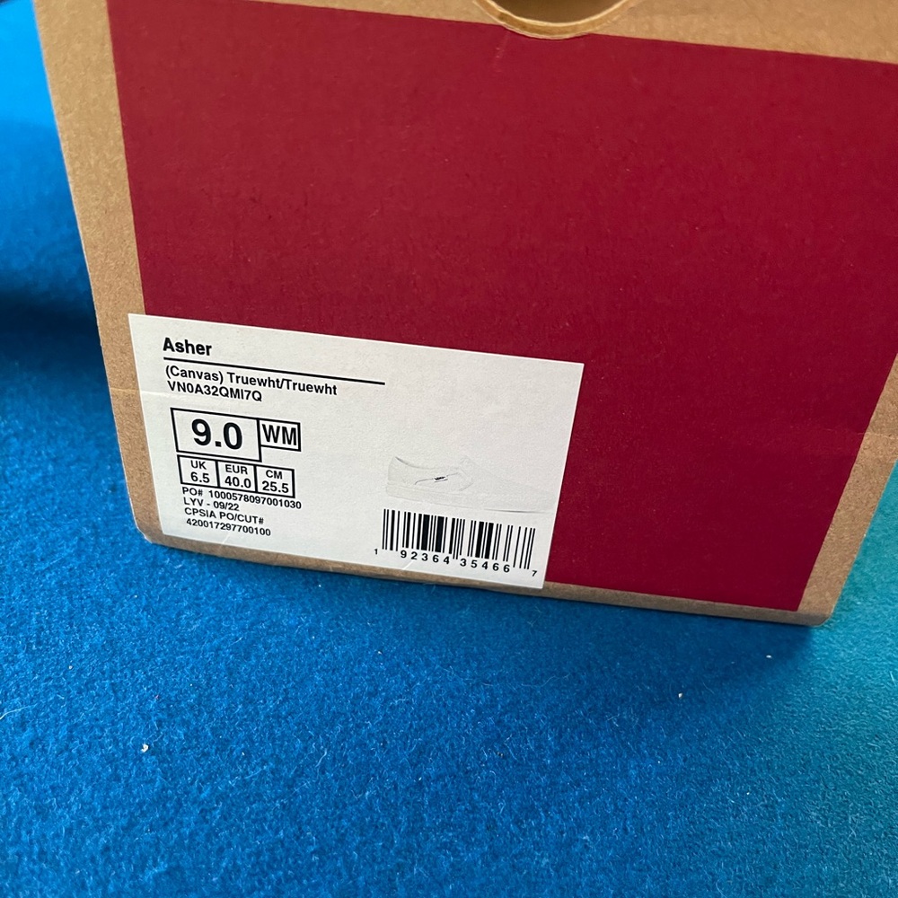 Custom Vans - Picture 3 of 3